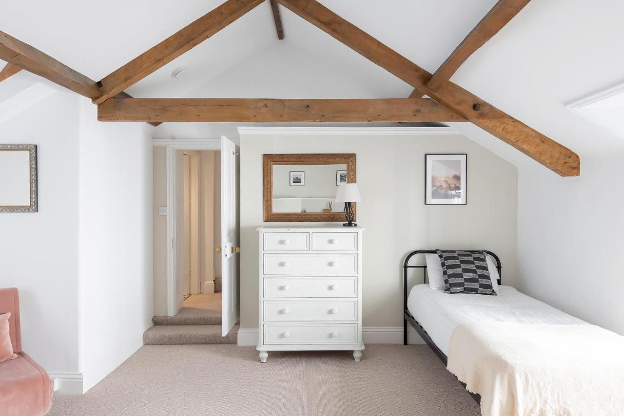 Cotswold Manor House - Country House Retreat With Hot Tub, Ideal For Large Groups Petty France Exterior photo