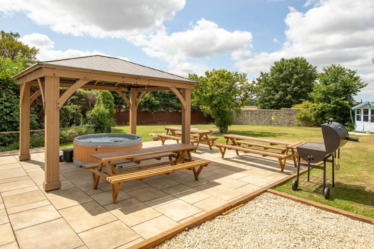 Cotswold Manor House - Country House Retreat With Hot Tub, Ideal For Large Groups Petty France Exterior photo